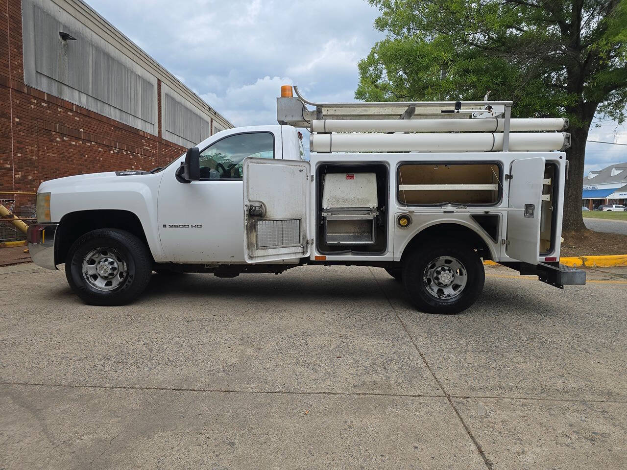 Used 2008 Chevrolet Silverado 3500 W/T RWD image 6
