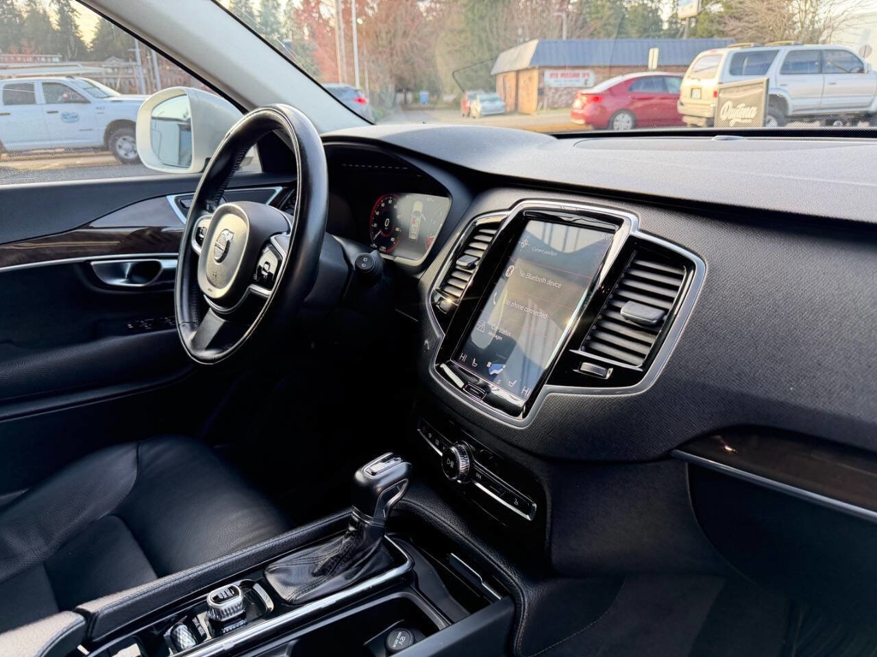 Used 2018 Volvo XC90 T6 Momentum w/ Convenience Package AWD/4WD image 21