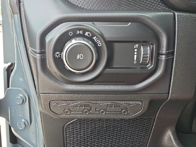 Used 2026 Jeep Wrangler Unlimited Rubicon AWD/4WD image 23