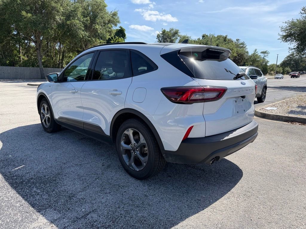 Used 2025 Ford Escape ST-Line FWD image 5