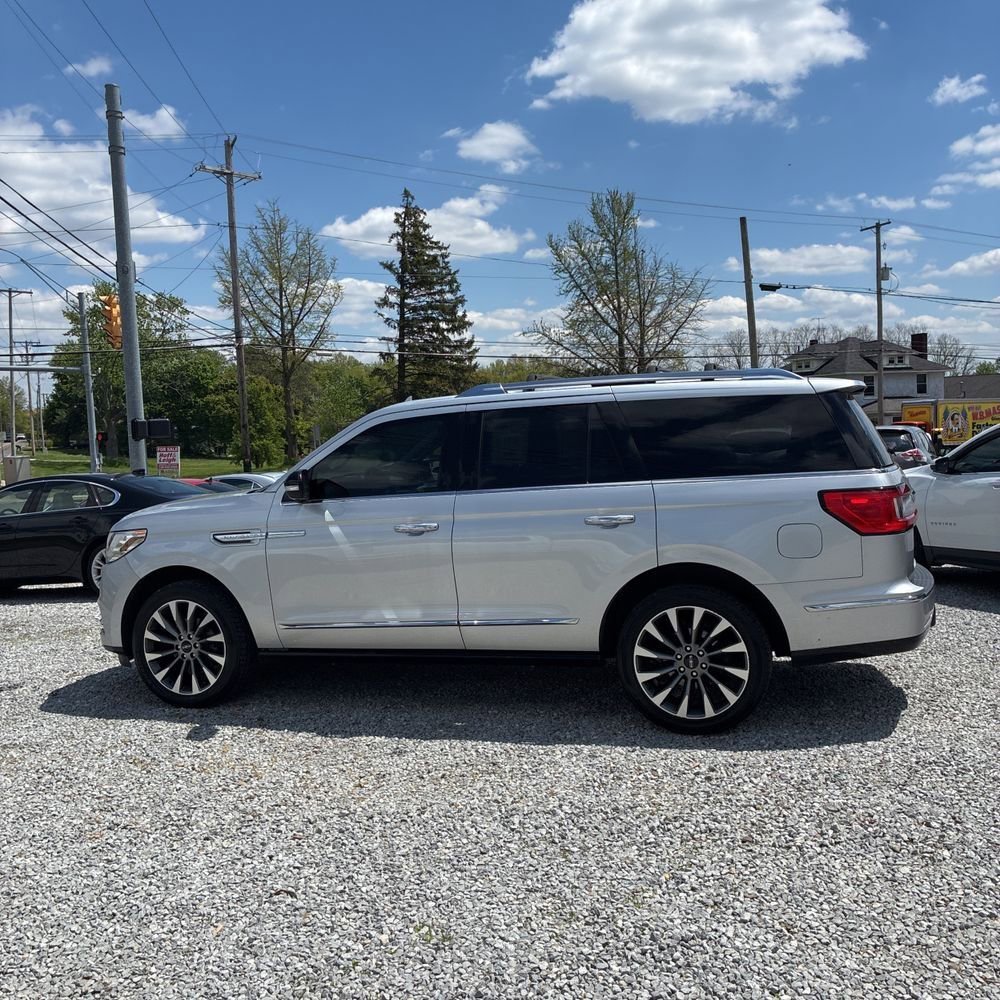Used 2019 Lincoln Navigator Select AWD/4WD image 4