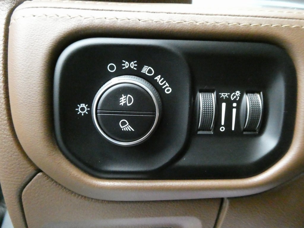 Used 2023 RAM 1500 Limited image 29