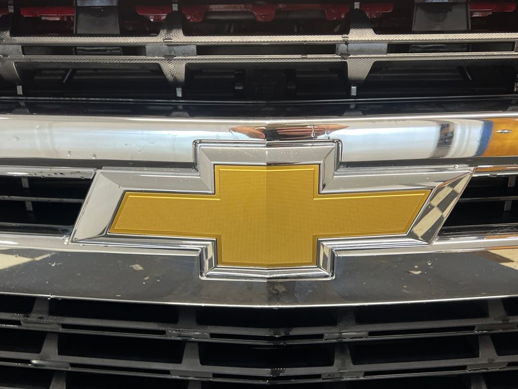 Used 2019 Chevrolet Silverado 1500 LT w/ All-Star Edition AWD/4WD image 3