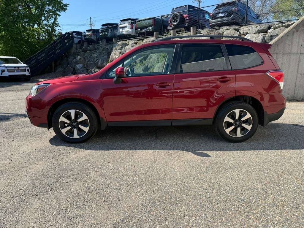 Used 2017 Subaru Forester 2.5i Premium AWD/4WD image 3