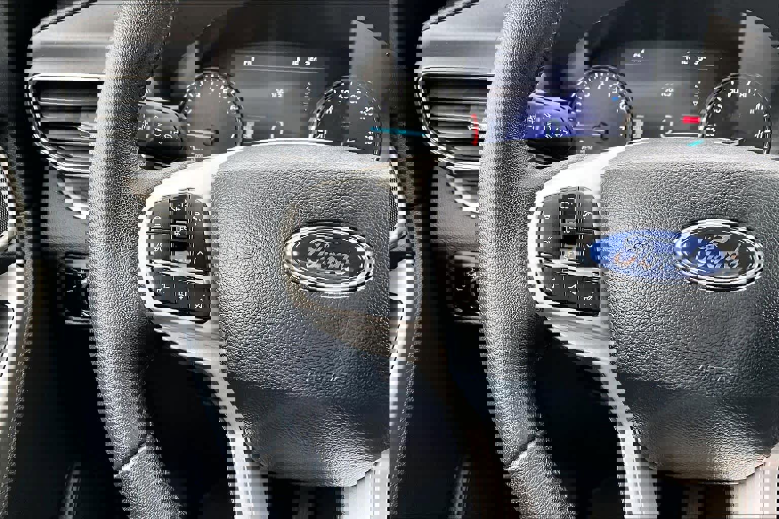 Used 2022 Ford Explorer XLT w/ Equipment Group 202A image 24