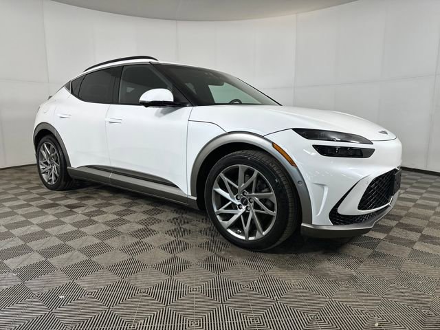 Used 2023 Genesis GV60 Advanced image 2