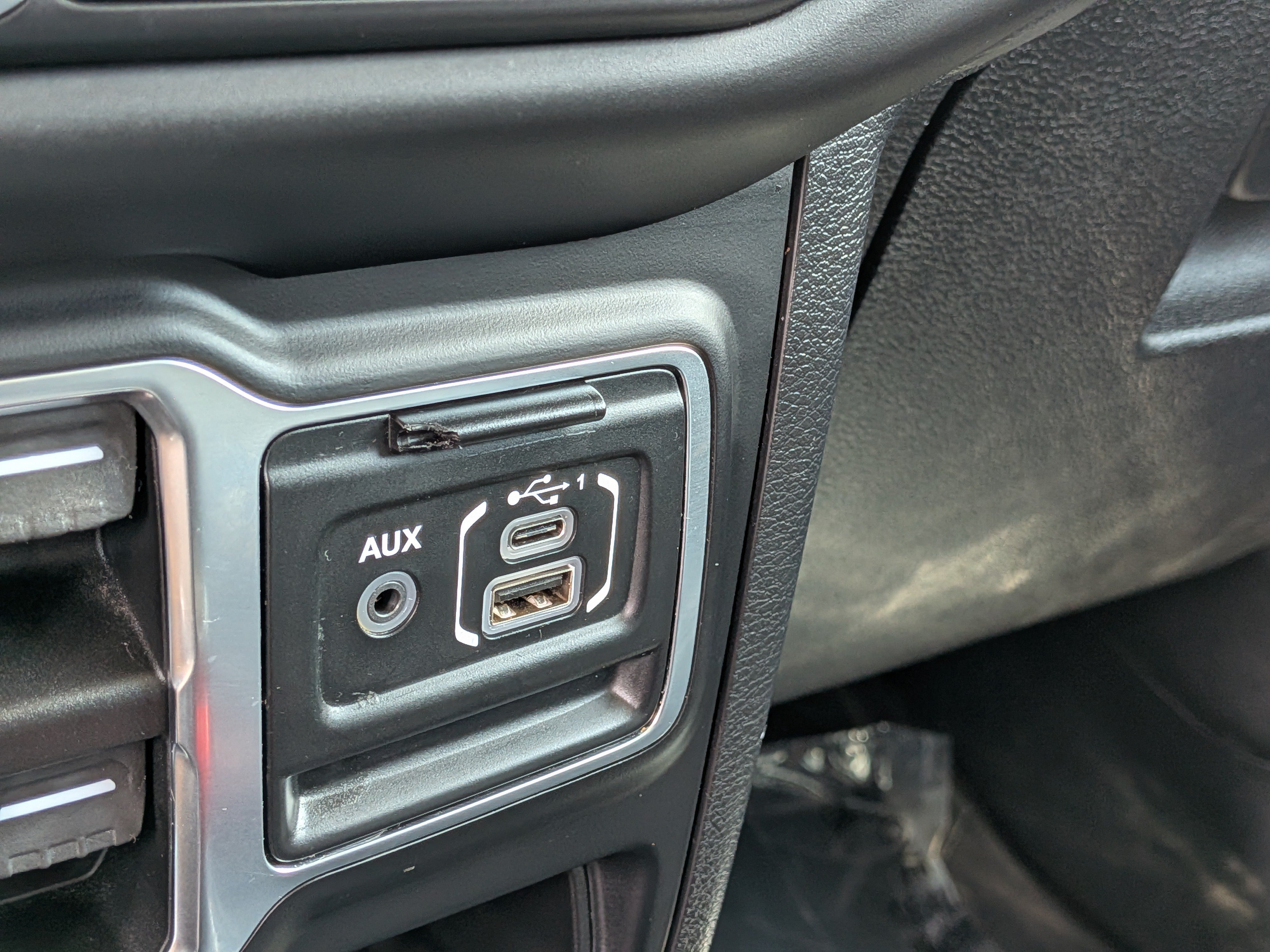 Used 2021 Jeep Gladiator Overland w/ Popular Equipment Package AWD/4WD image 30