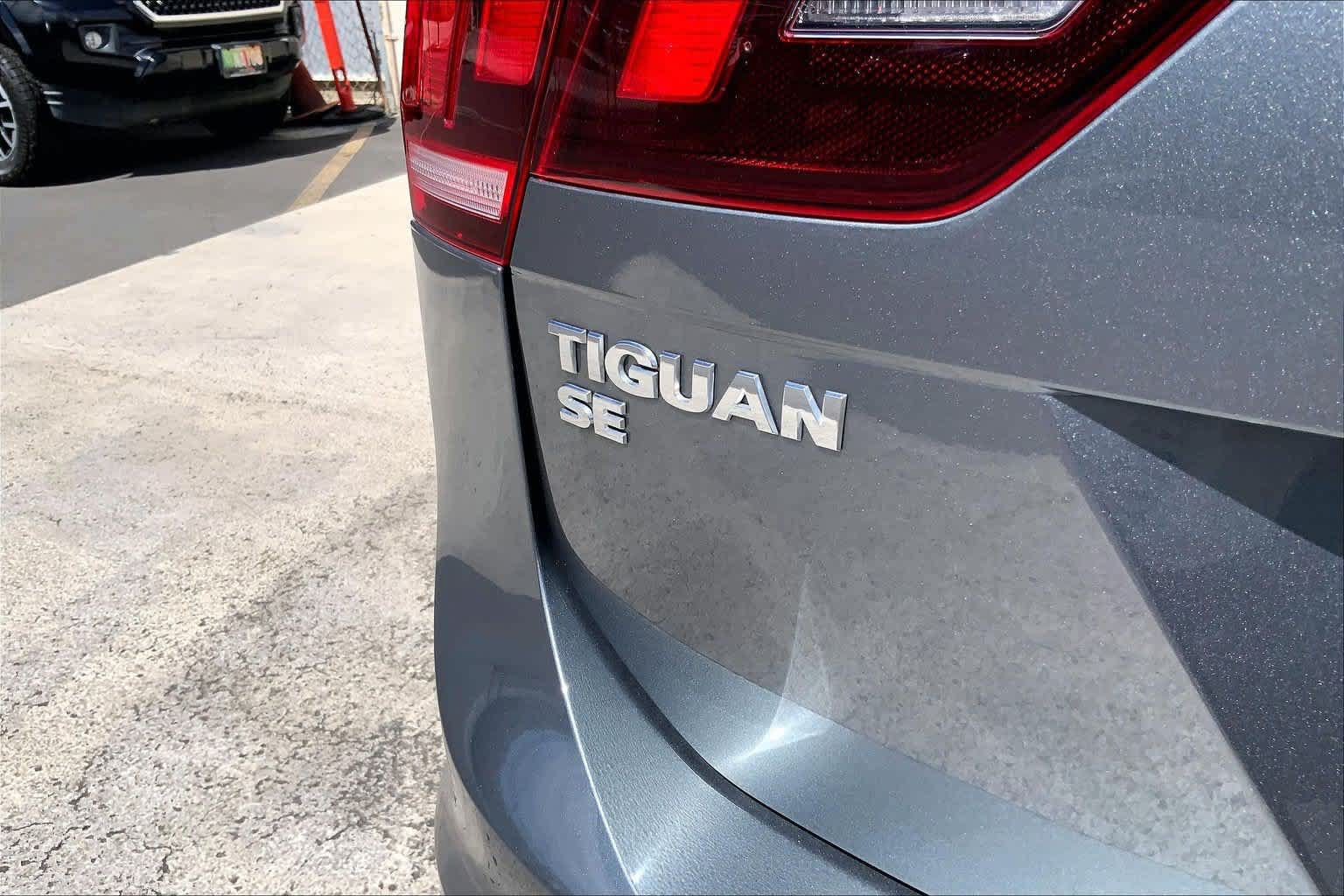 Used 2021 Volkswagen Tiguan SE FWD image 3