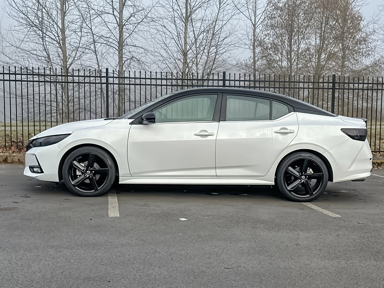 Used 2023 Nissan Sentra SR w/ Midnight Edition Package image 6