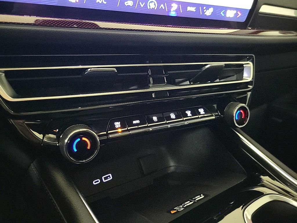 Used 2025 Chevrolet Traverse Z71 w/ Enhanced Driving Package image 21