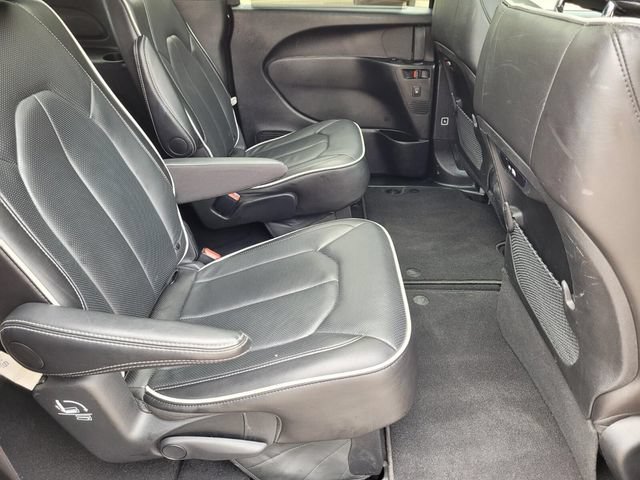 Used 2025 Chrysler Pacifica Limited FWD image 20