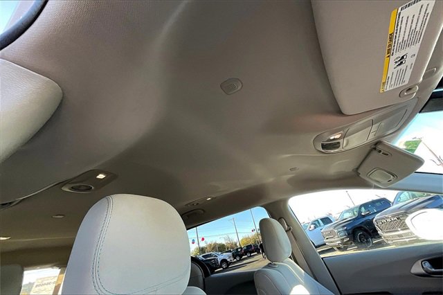 Used 2017 Chrysler Pacifica Touring Plus image 17