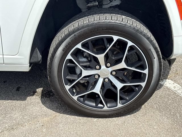Used 2024 Jeep Grand Cherokee Summit AWD/4WD image 9