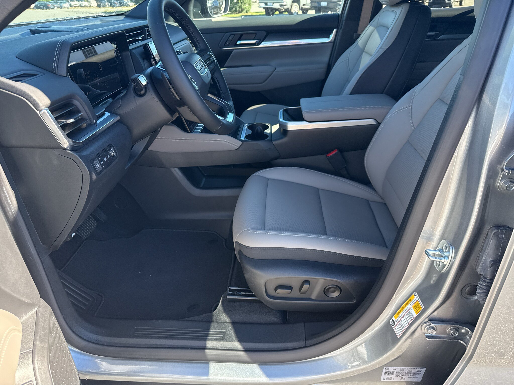 New 2027 GMC Terrain Elevation w/ Elevation Premium Package FWD image 8