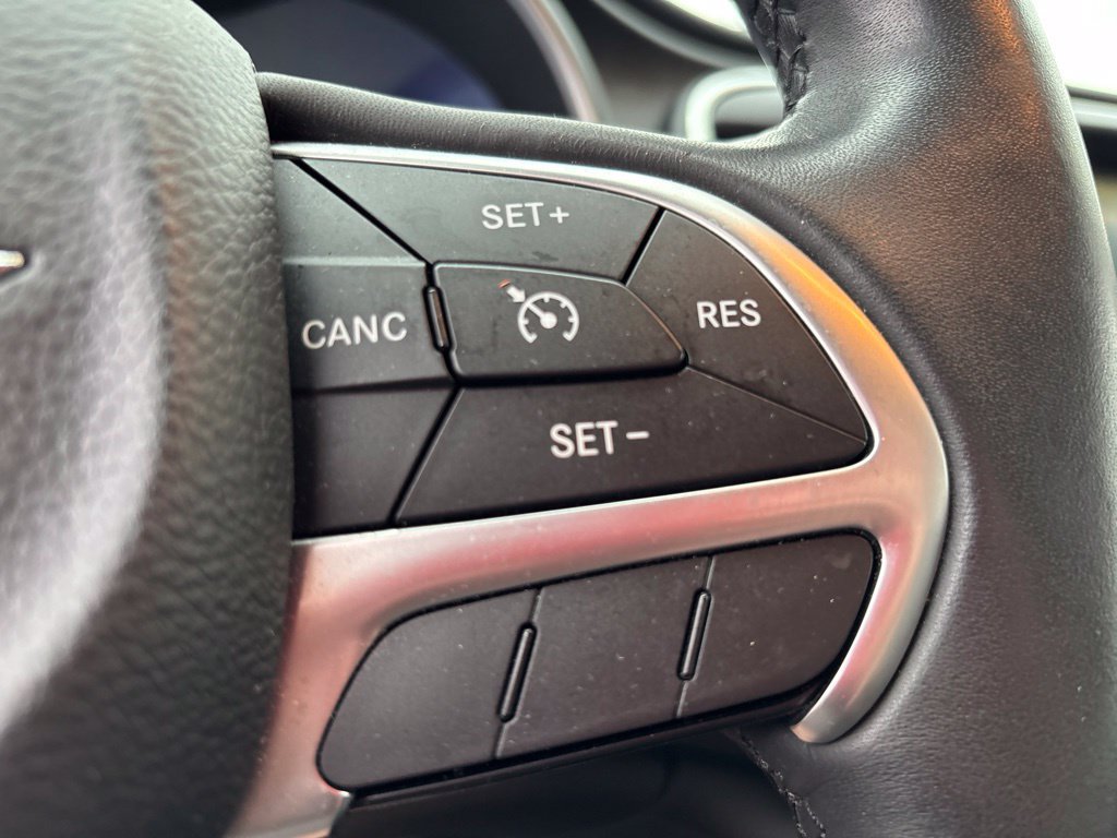 Used 2015 Chrysler 200 Limited w/ Convenience Group FWD image 21