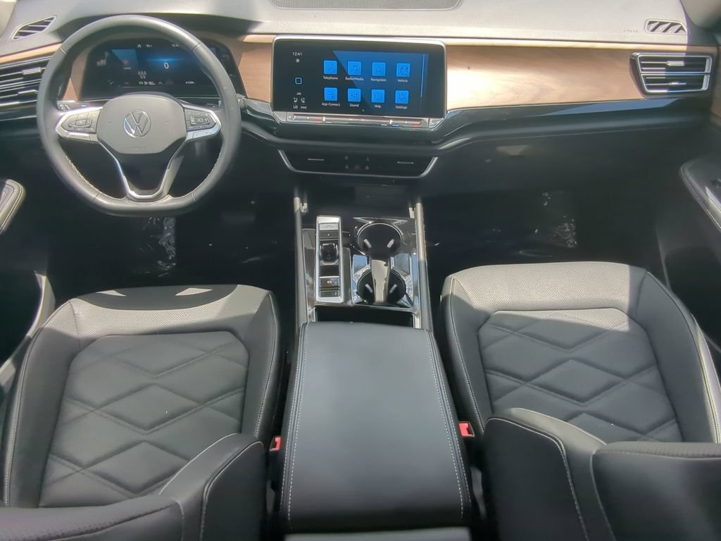 Used 2024 Volkswagen Atlas SE AWD/4WD image 14
