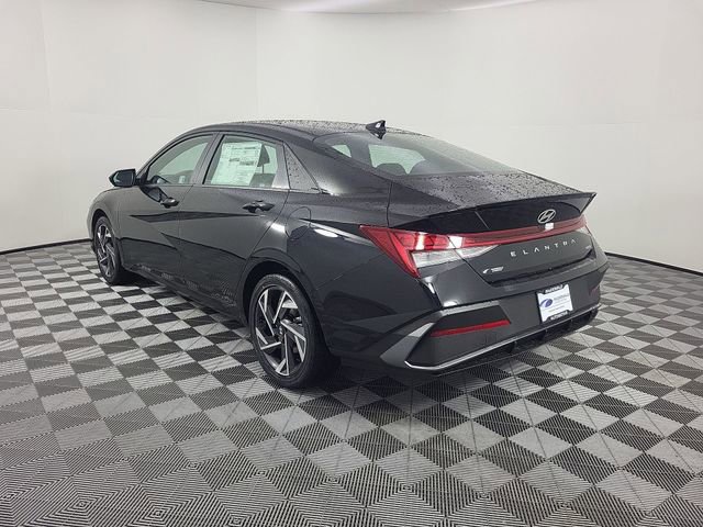 Certified 2025 Hyundai Elantra SEL image 6