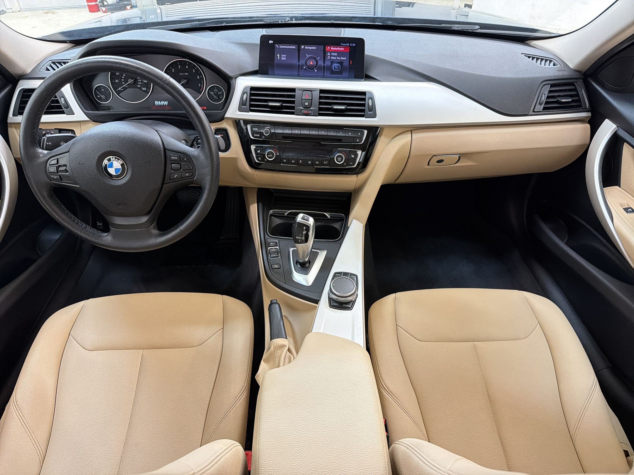 Used 2018 BMW 320i xDrive Sedan w/ Convenience Package AWD/4WD image 15