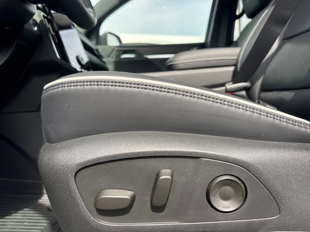 New 2027 GMC Acadia Denali w/ Denali Reserve Package FWD image 16