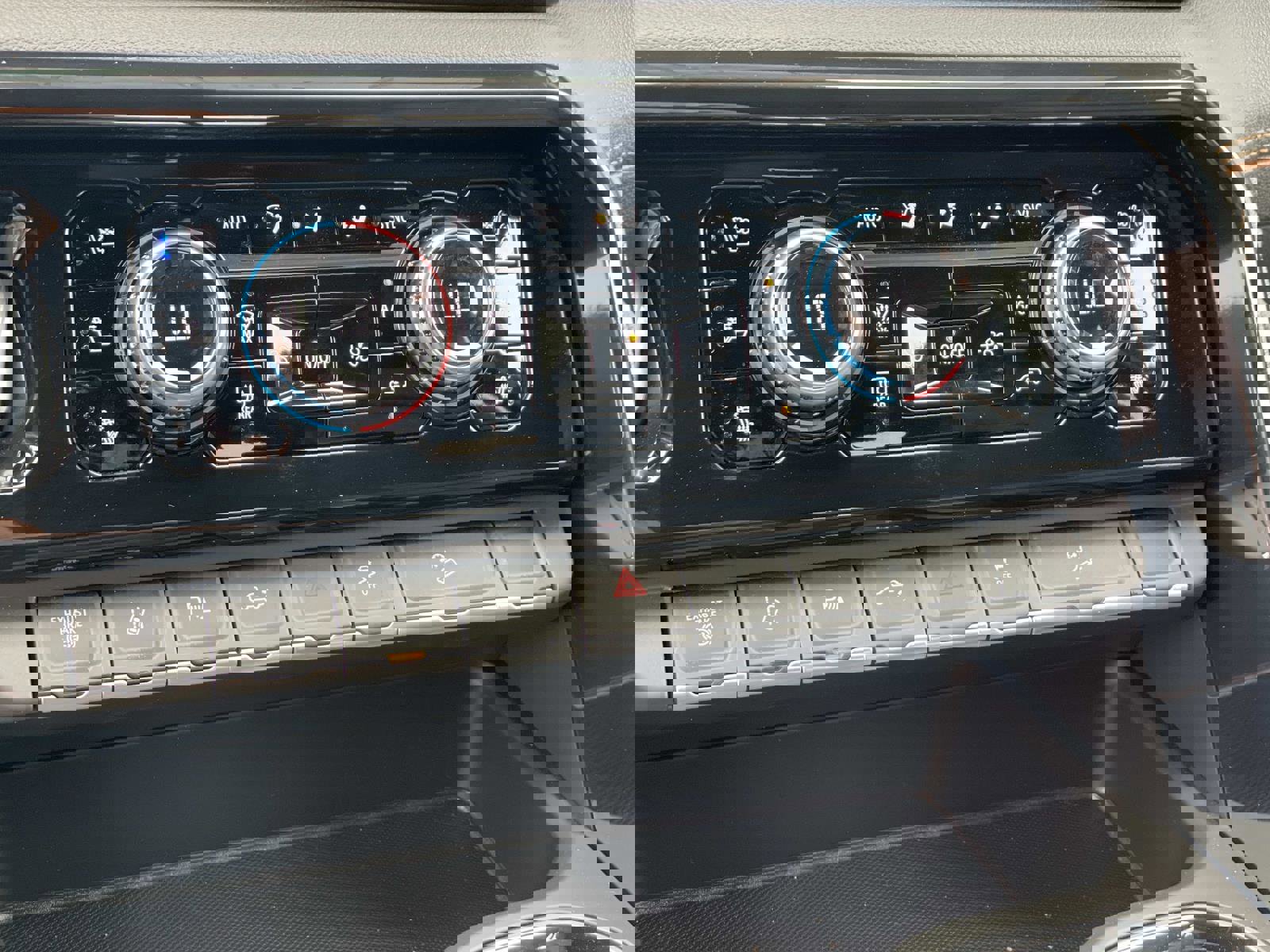 New 2026 GMC Sierra 2500 AT4 w/ AT4 Premium Plus Package image 16