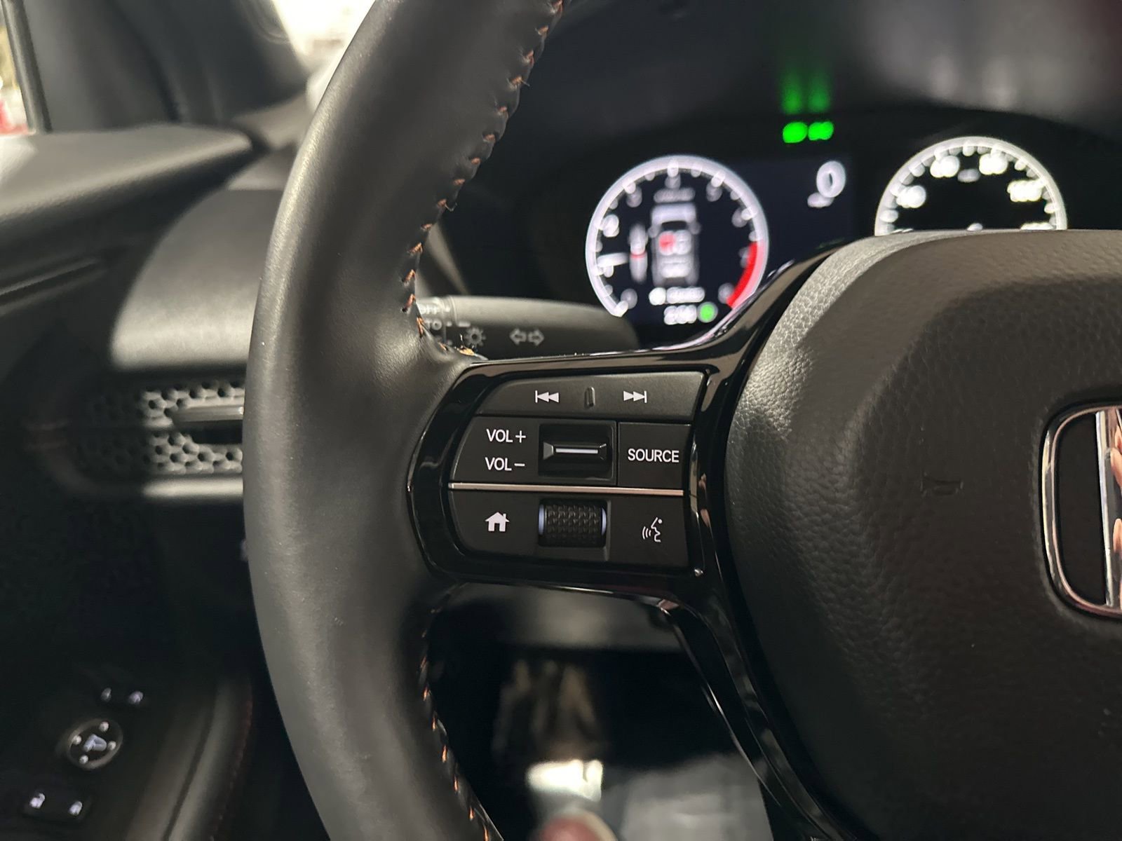 Used 2024 Honda HR-V Sport image 40