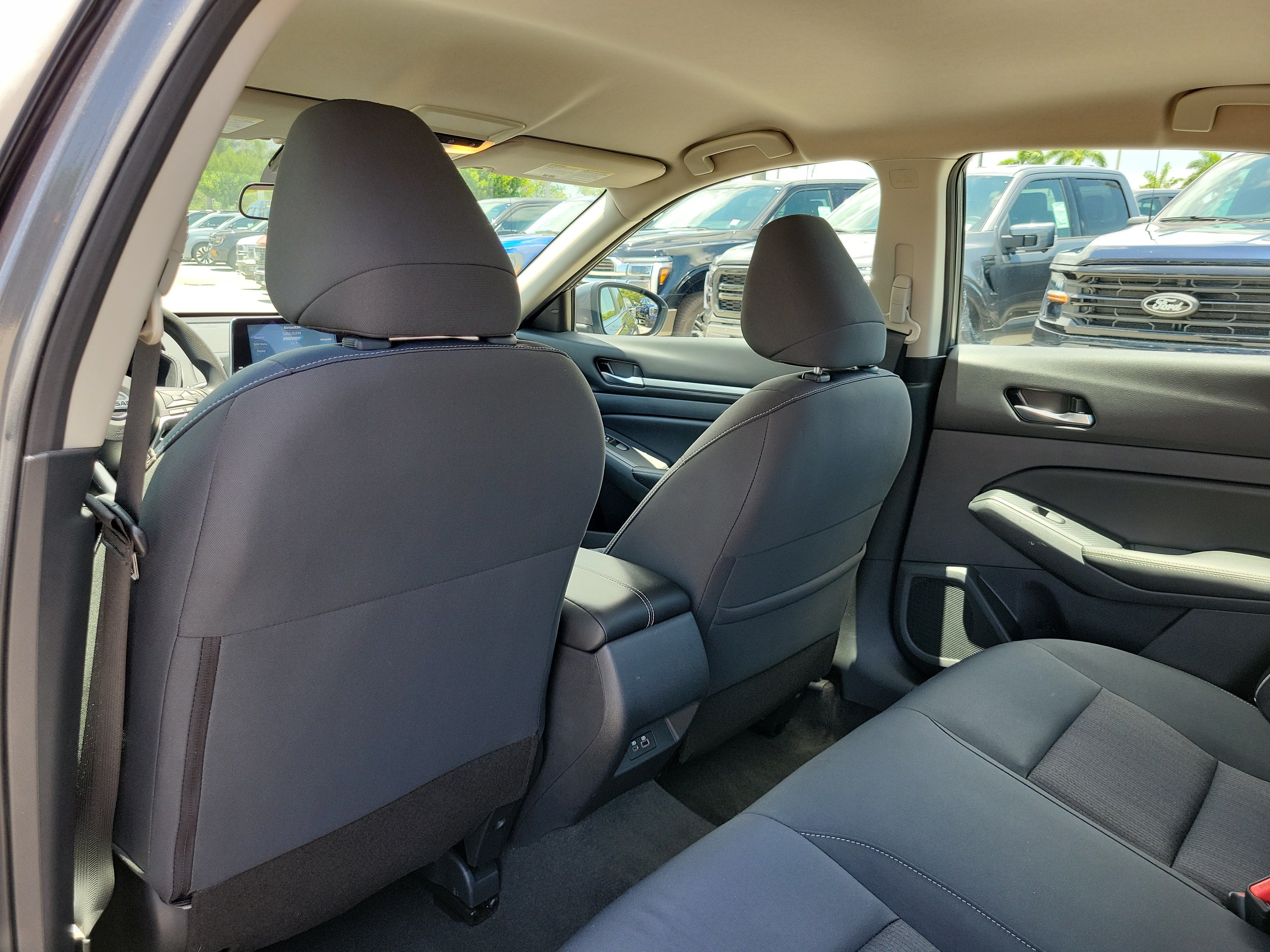Used 2022 Nissan Altima 2.5 SV FWD image 14