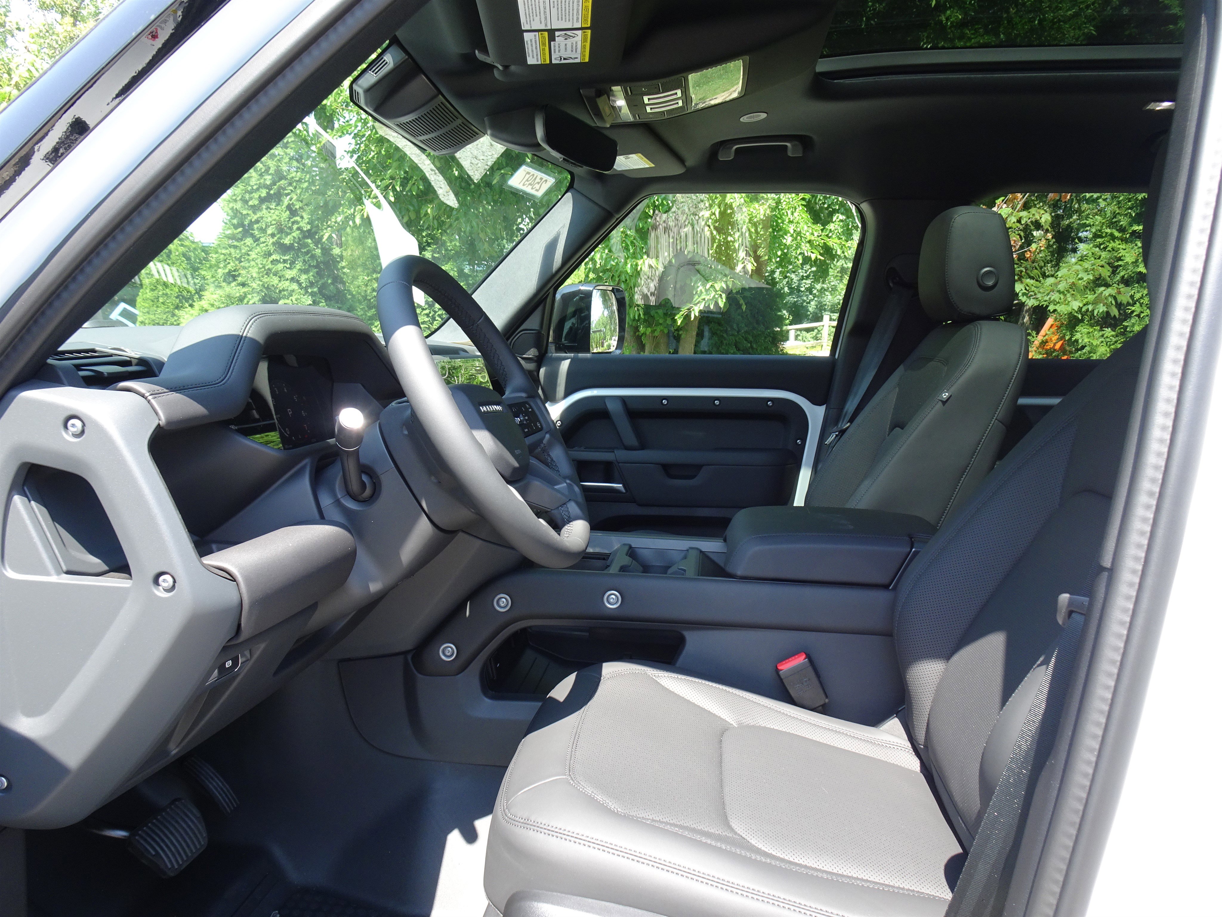 New 2025 Land Rover Defender 110 S image 3