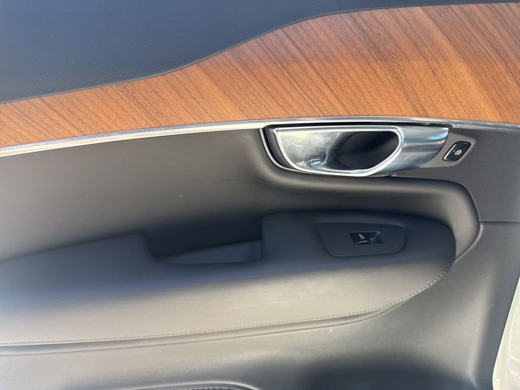 Used 2025 Volvo XC90 B5 Plus w/ Protection Package Premier image 26