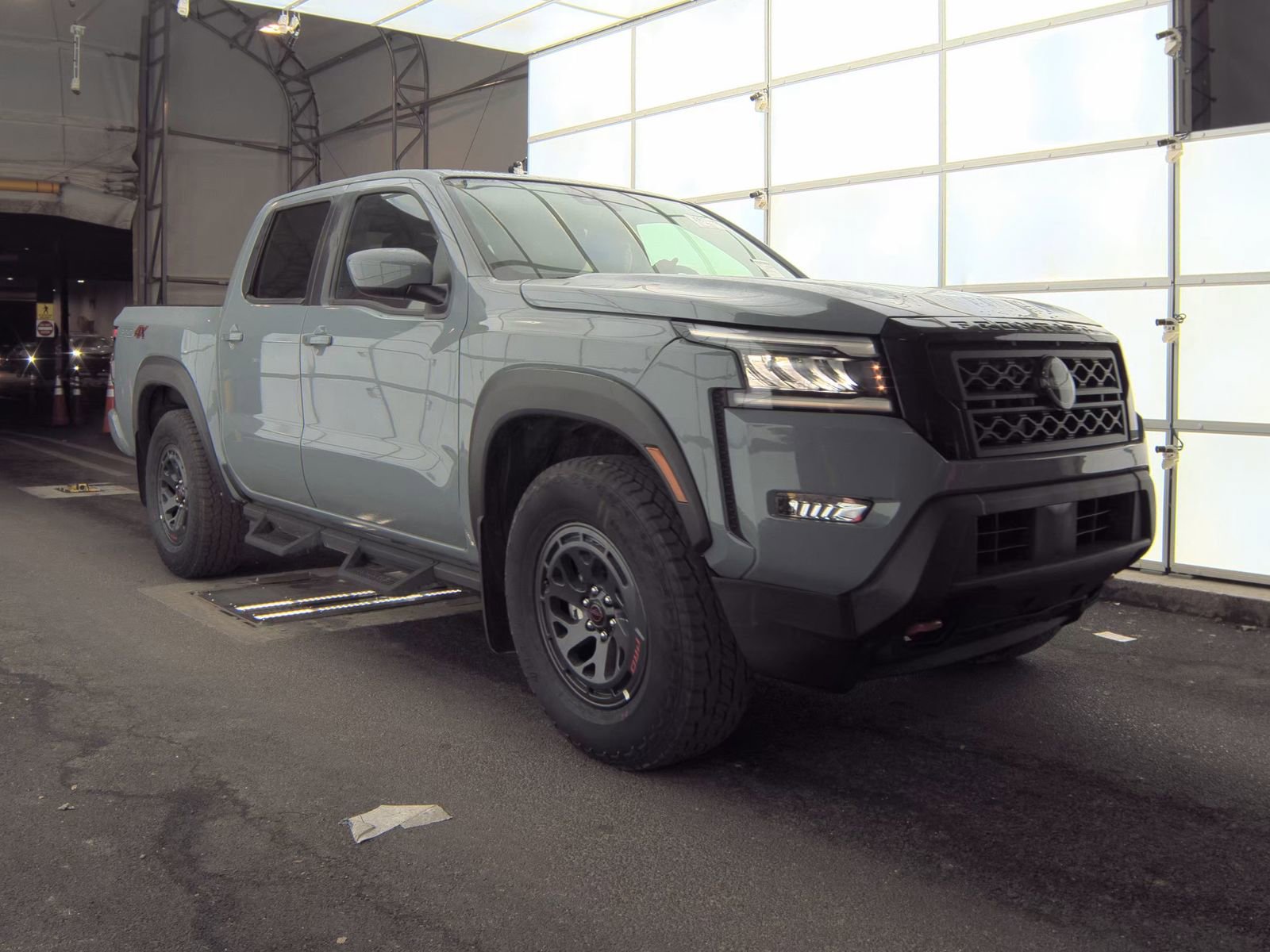 Used 2026 Nissan Frontier PRO-4X w/ Tow Package image 6