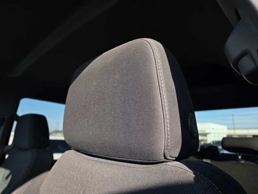 Used 2025 Chevrolet Silverado 2500 Custom w/ Custom Value Package image 21