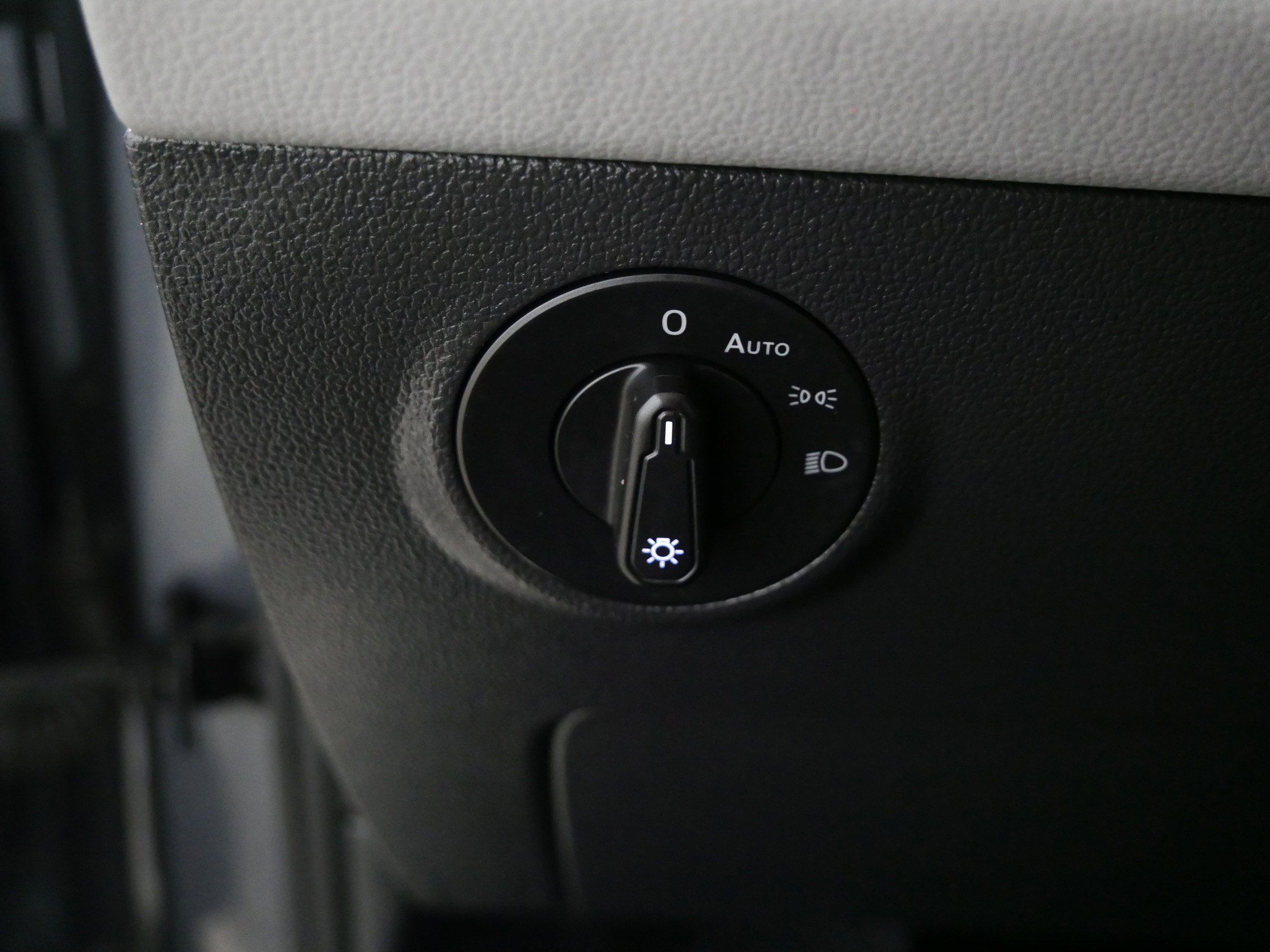 Used 2023 Volkswagen Taos SEL image 26