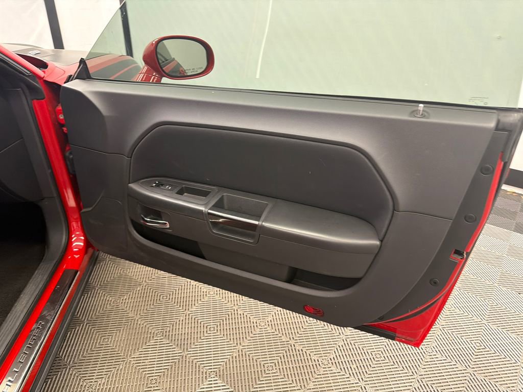 Used 2010 Dodge Challenger R/T image 15