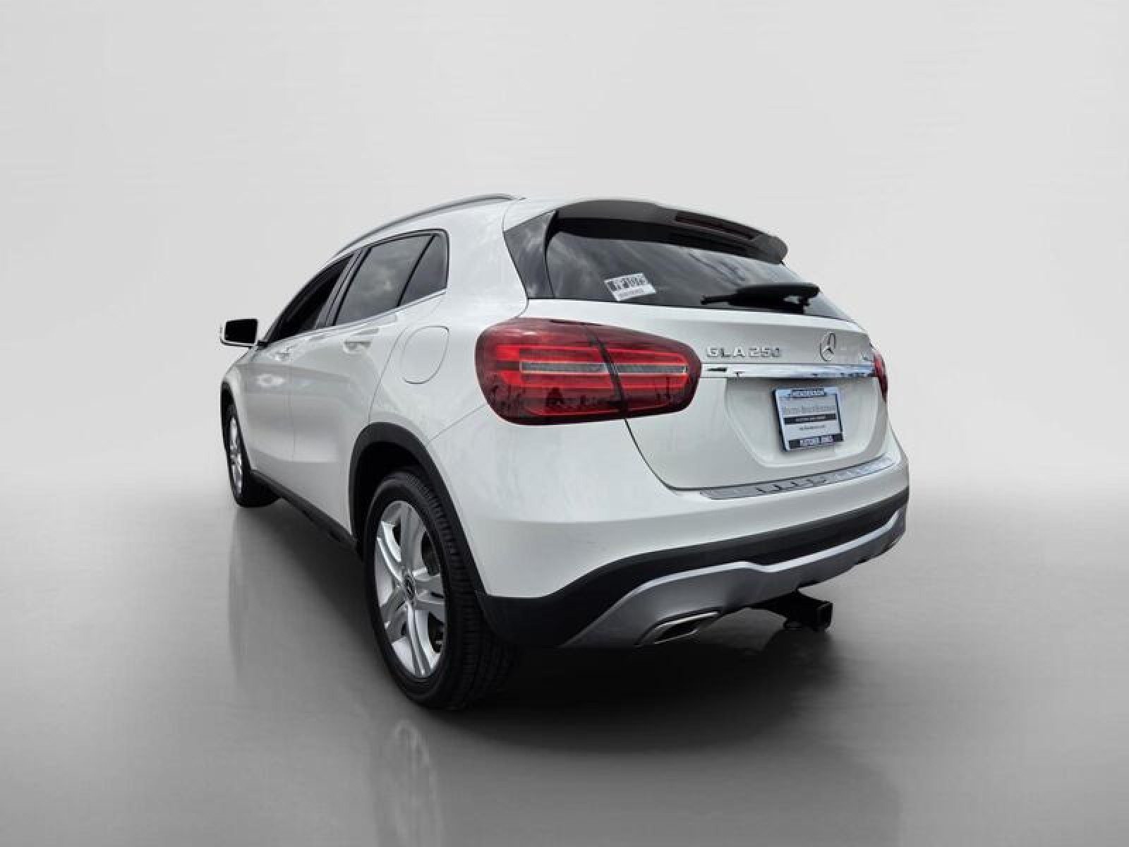 Used 2020 Mercedes-Benz GLA 250 4MATIC image 3
