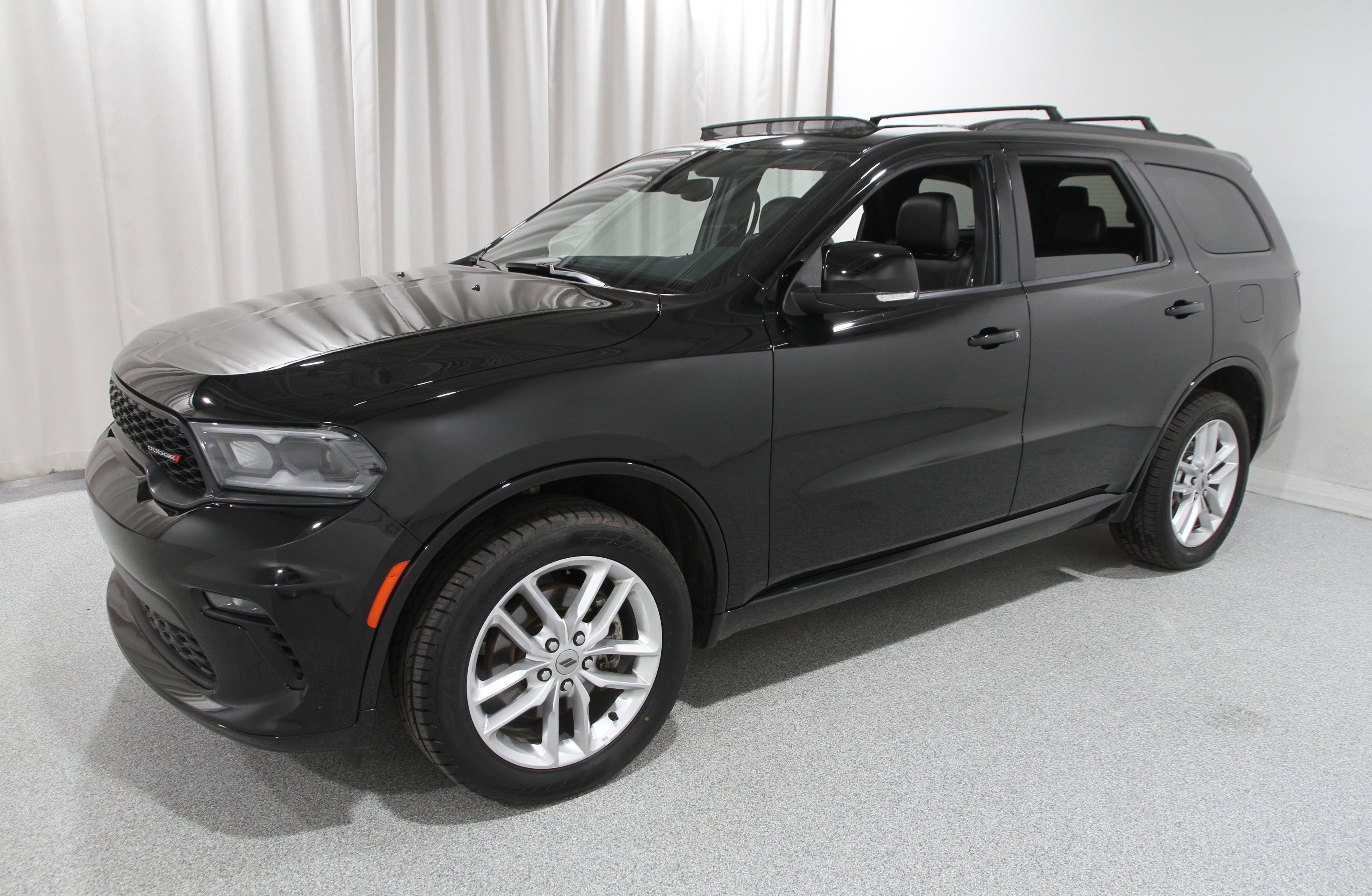 Used 2023 Dodge Durango GT image 3