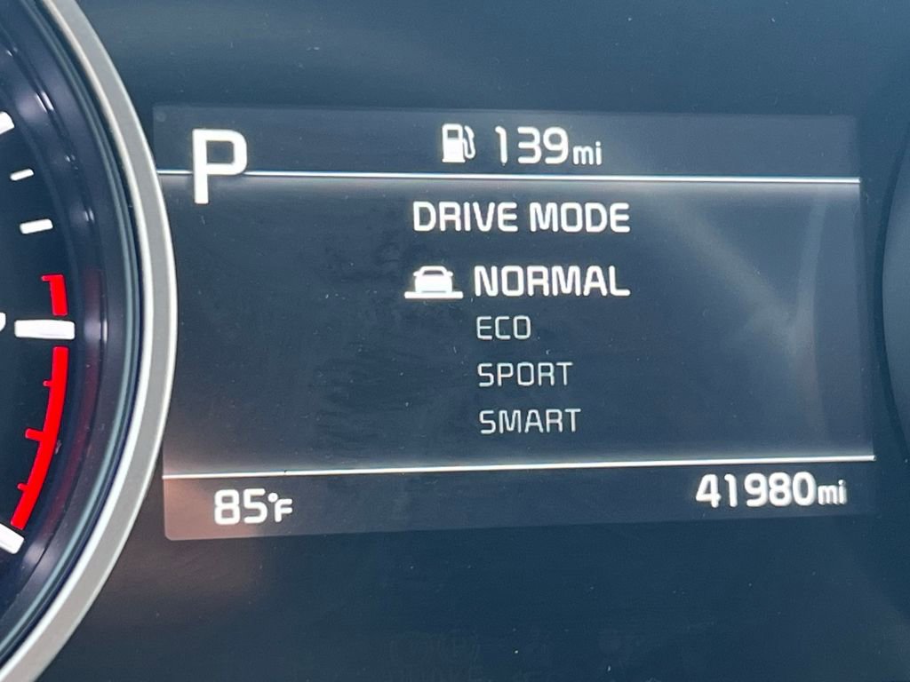 Used 2024 Kia Carnival LX image 22