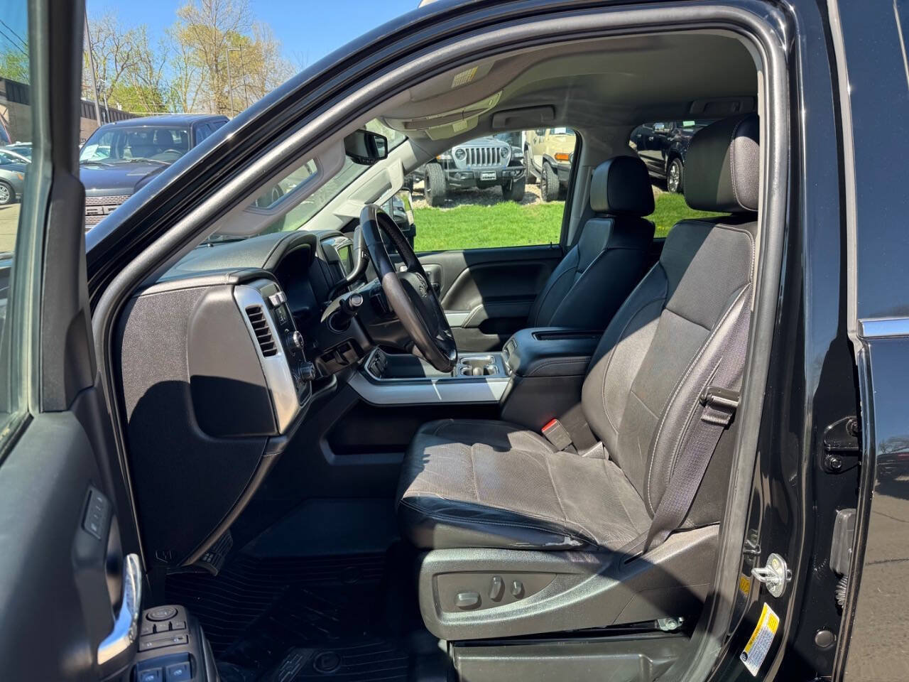 Used 2019 Chevrolet Silverado 2500 LTZ w/ Duramax Plus Package AWD/4WD image 11