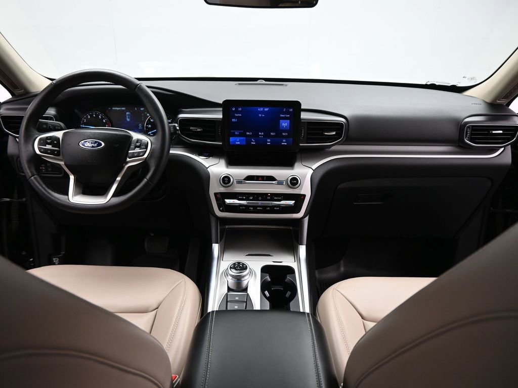 Used 2024 Ford Explorer XLT w/ Equipment Group 202A image 20