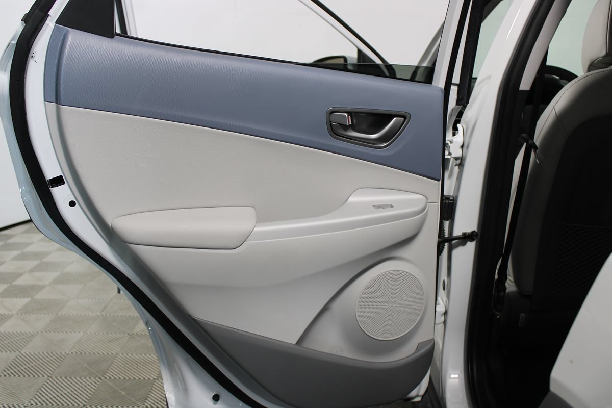 Used 2021 Hyundai Kona Limited w/ Cargo Package FWD image 25