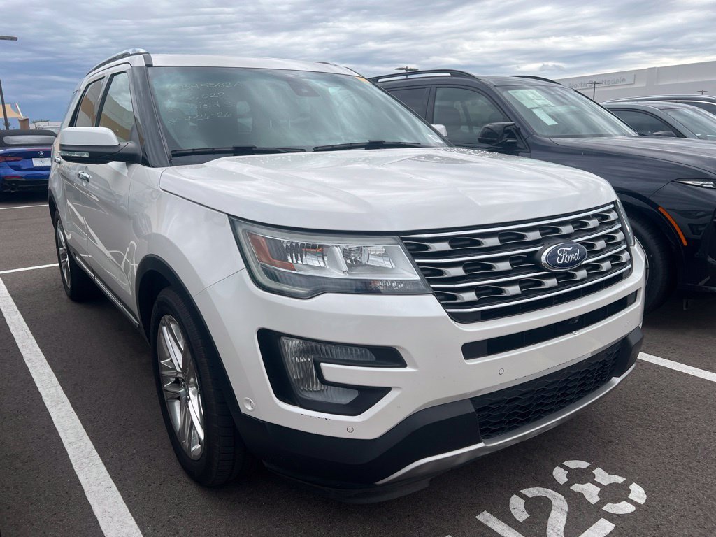 Used 2016 Ford Explorer Limited w/ Equipment Group 301A FWD image 2