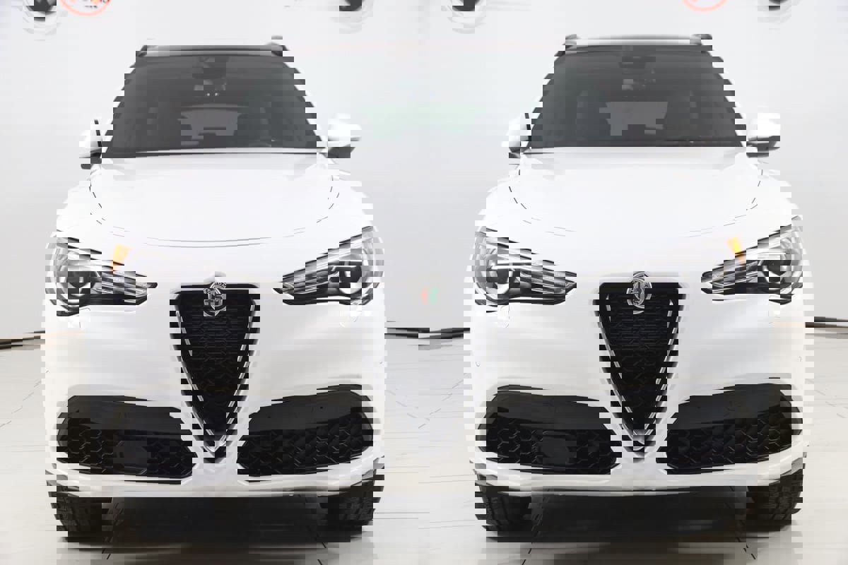 Used 2023 Alfa Romeo Stelvio Ti image 62