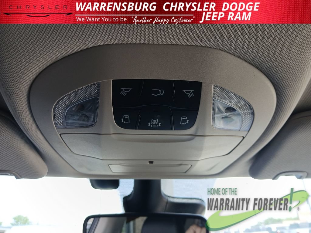 Used 2022 Chrysler Pacifica Touring-L FWD image 31