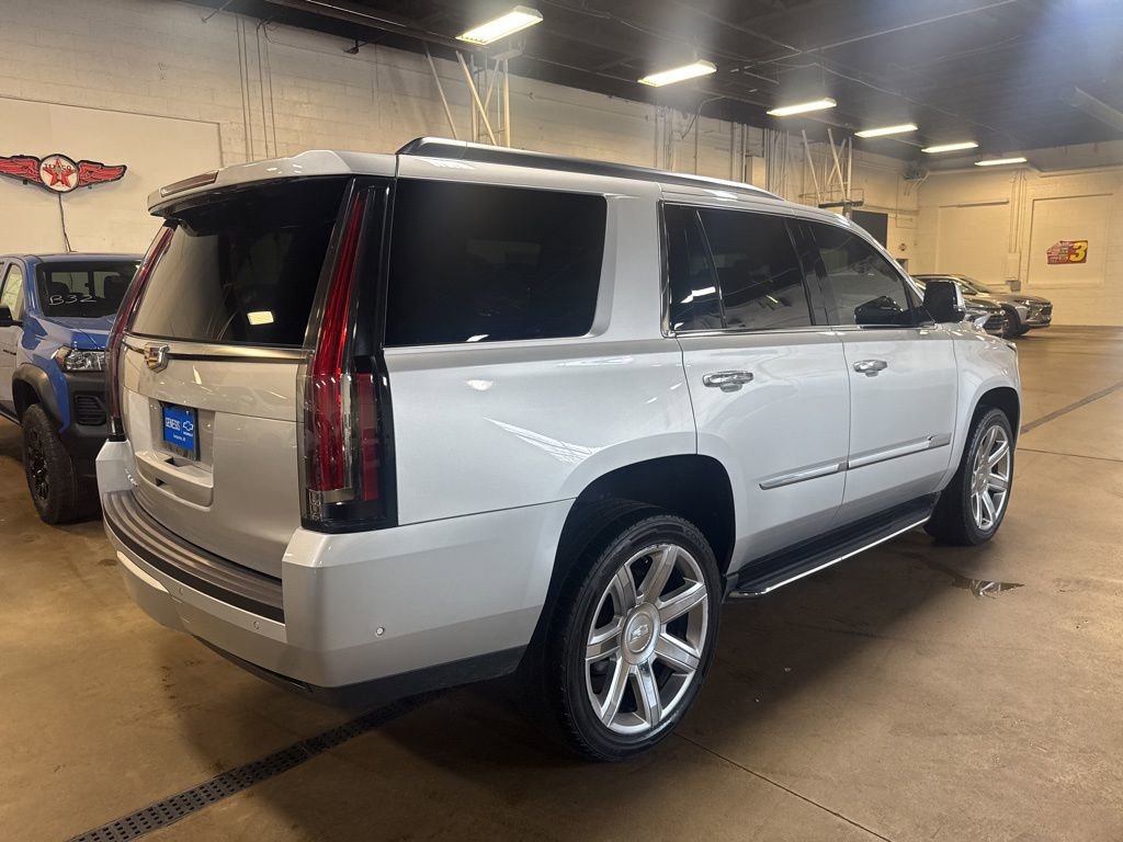 Used 2017 Cadillac Escalade Premium Luxury image 3