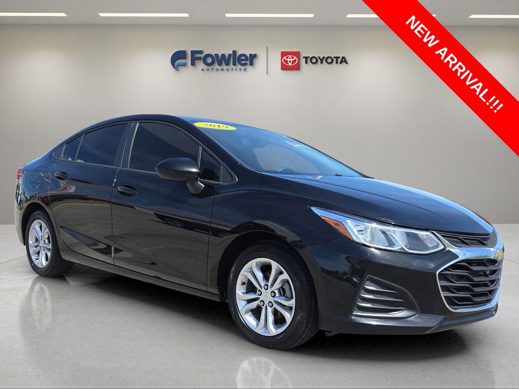 Used 2019 Chevrolet Cruze LS w/ LS Convenience Package image 1
