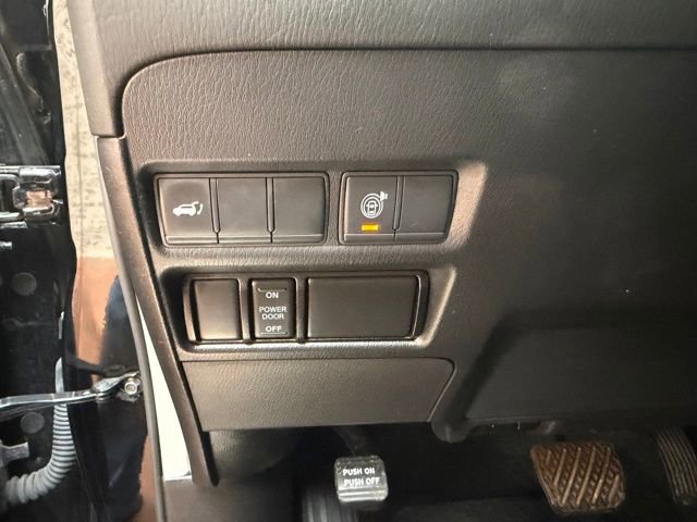 Used 2022 Nissan Armada SL w/ Captain's Chairs Package image 23