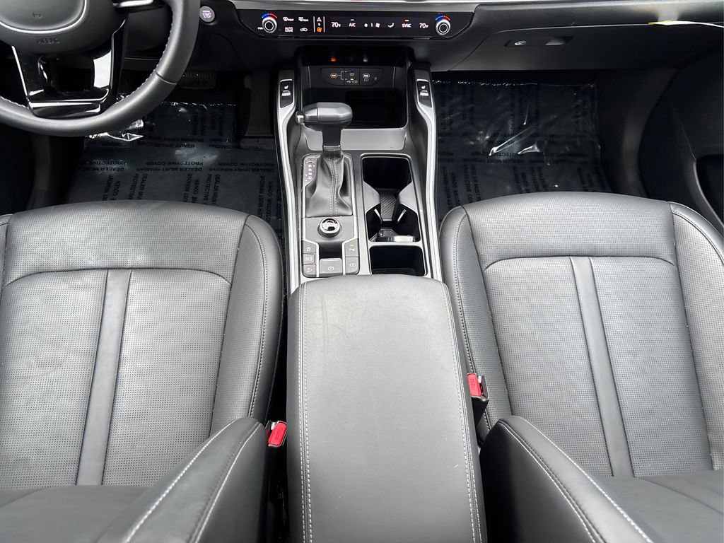 Certified 2025 Kia Sorento S w/ Panoramic Sunroof Package image 20