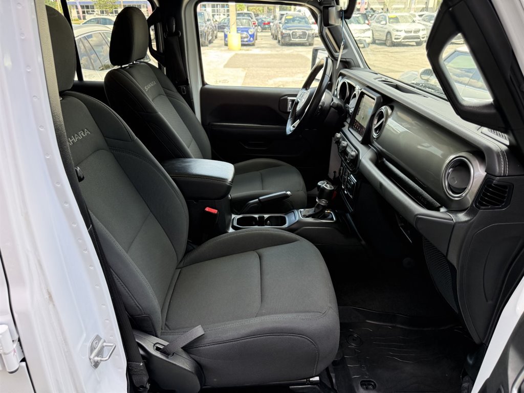 Used 2021 Jeep Wrangler Unlimited Sahara w/ Uconnect 4C Nav & Sound Group AWD/4WD image 19