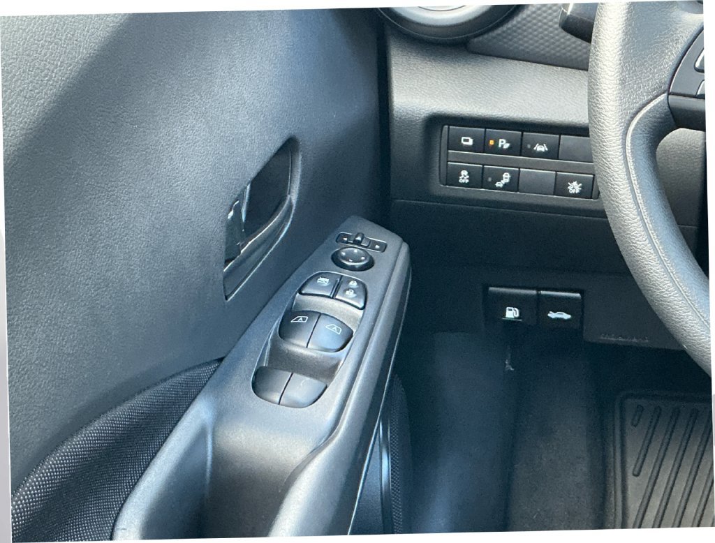 Used 2025 Nissan Kicks Play S FWD image 19