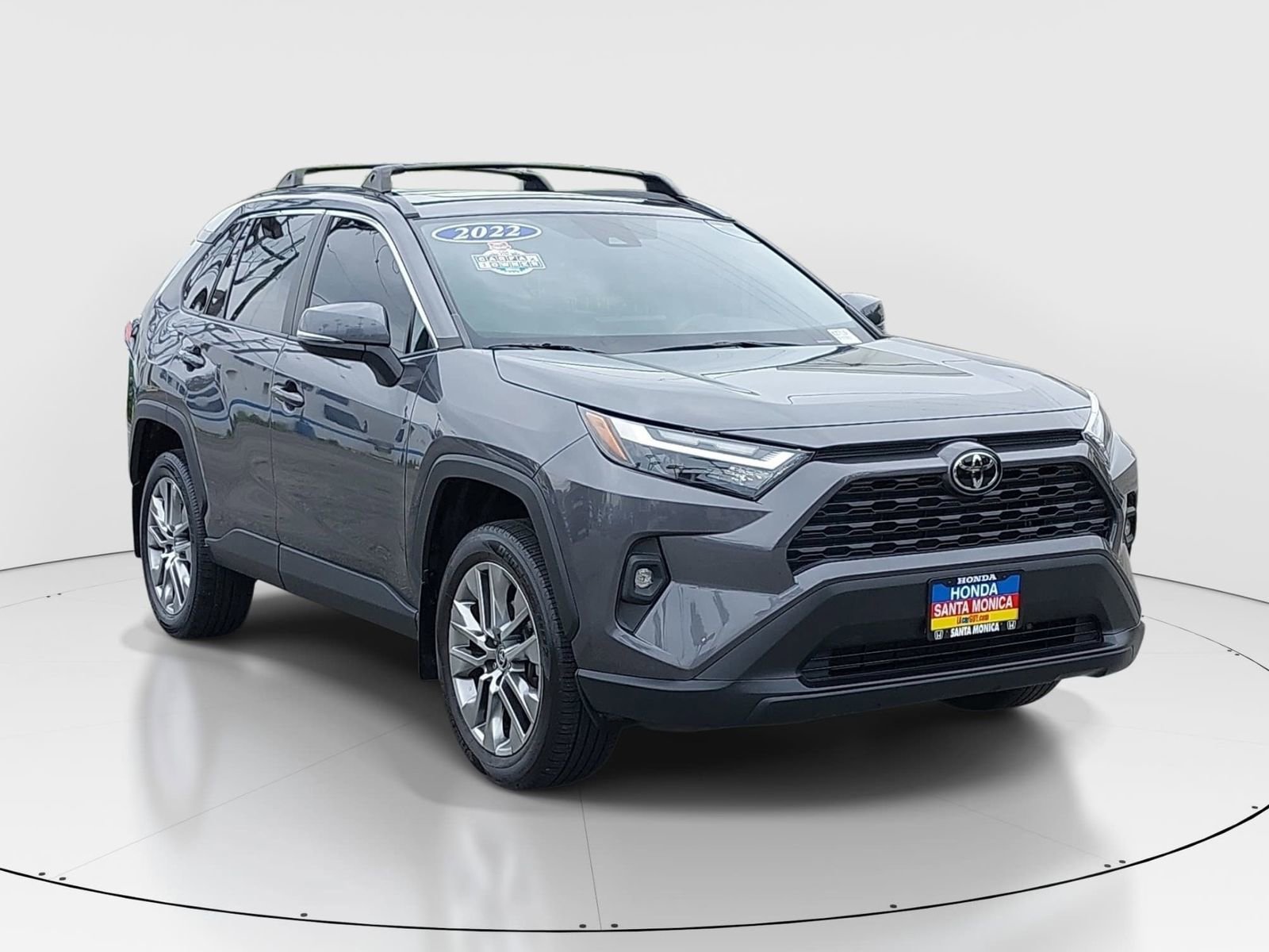 Used 2022 Toyota RAV4 XLE Premium FWD image 3