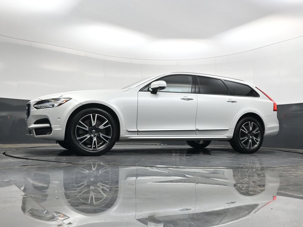 Used 2018 Volvo V90 T6 Cross Country w/ Convenience Package AWD/4WD image 31