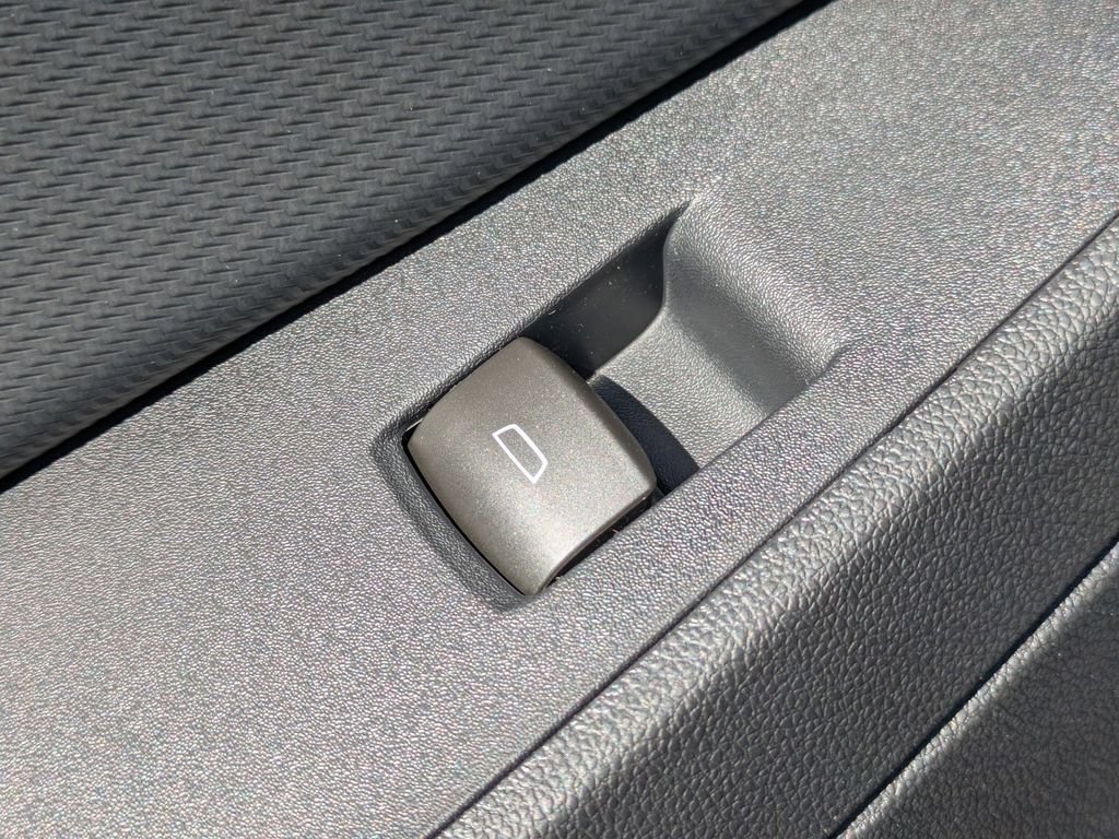 New 2026 Chevrolet Equinox LT FWD image 23